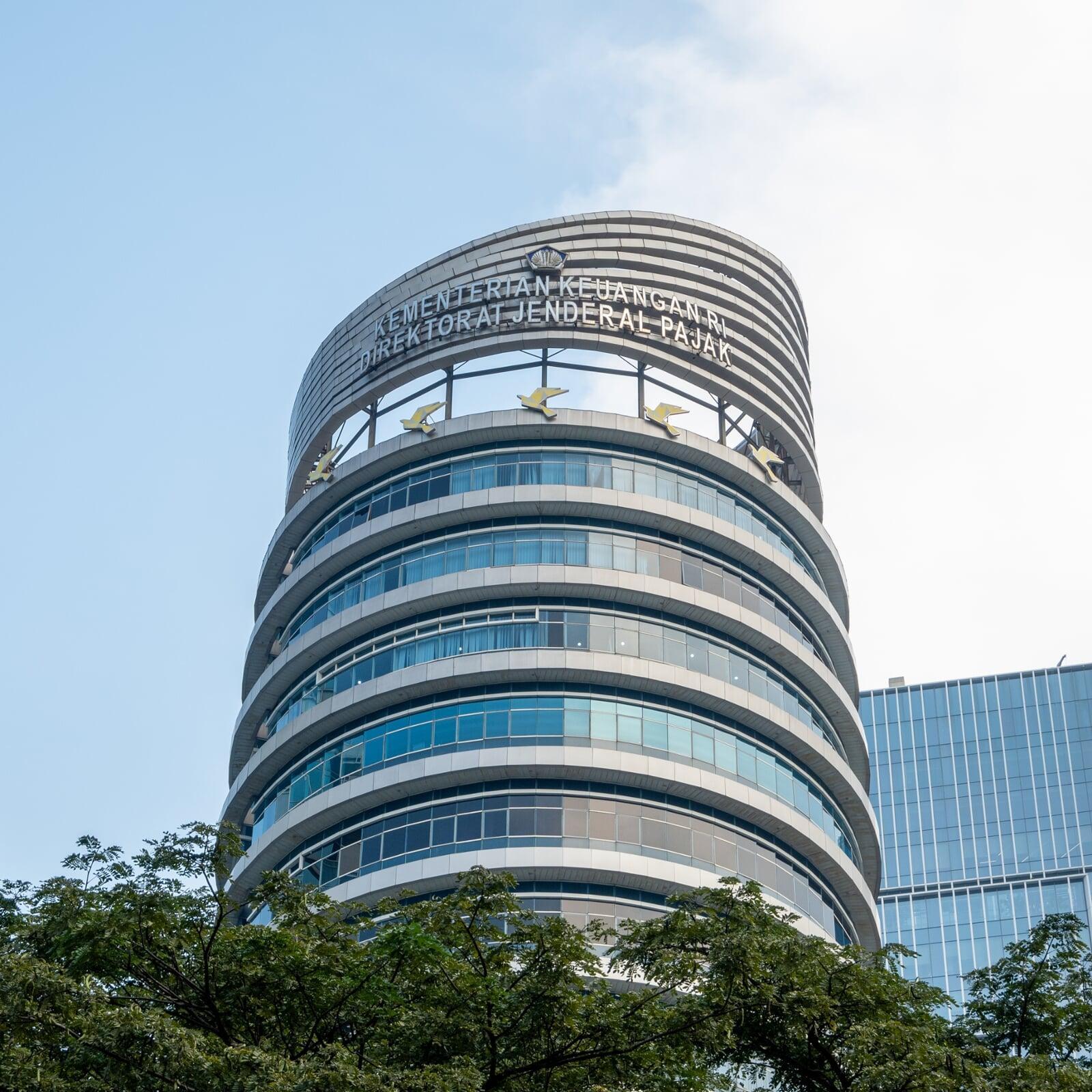 短信ニュース：当局「クレイジーリッチ」税逃れ許さず